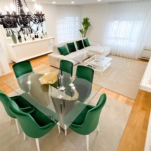 Appartement met Drie Slaapkamers op de Bovenste Verdiepingen